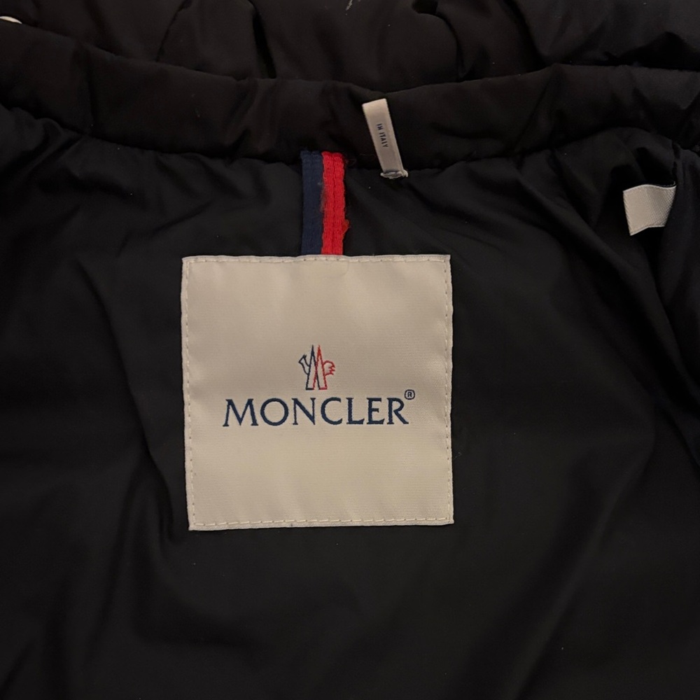 Moncler Girls Quilted Black Puffer Jacket with Detachable Hood 2T - Picture 7 of 11